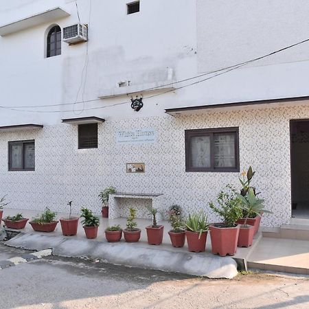 Bed and breakfast White House Amritsar Extérieur photo